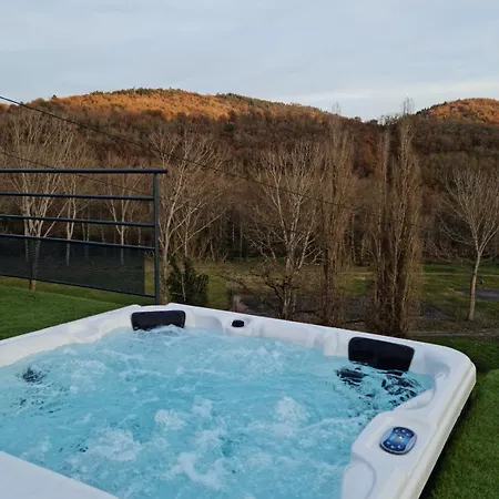 L'insolite Avec Prive Et Road Trip En 2cv Tatil Evi Villeneuve-dʼAllier